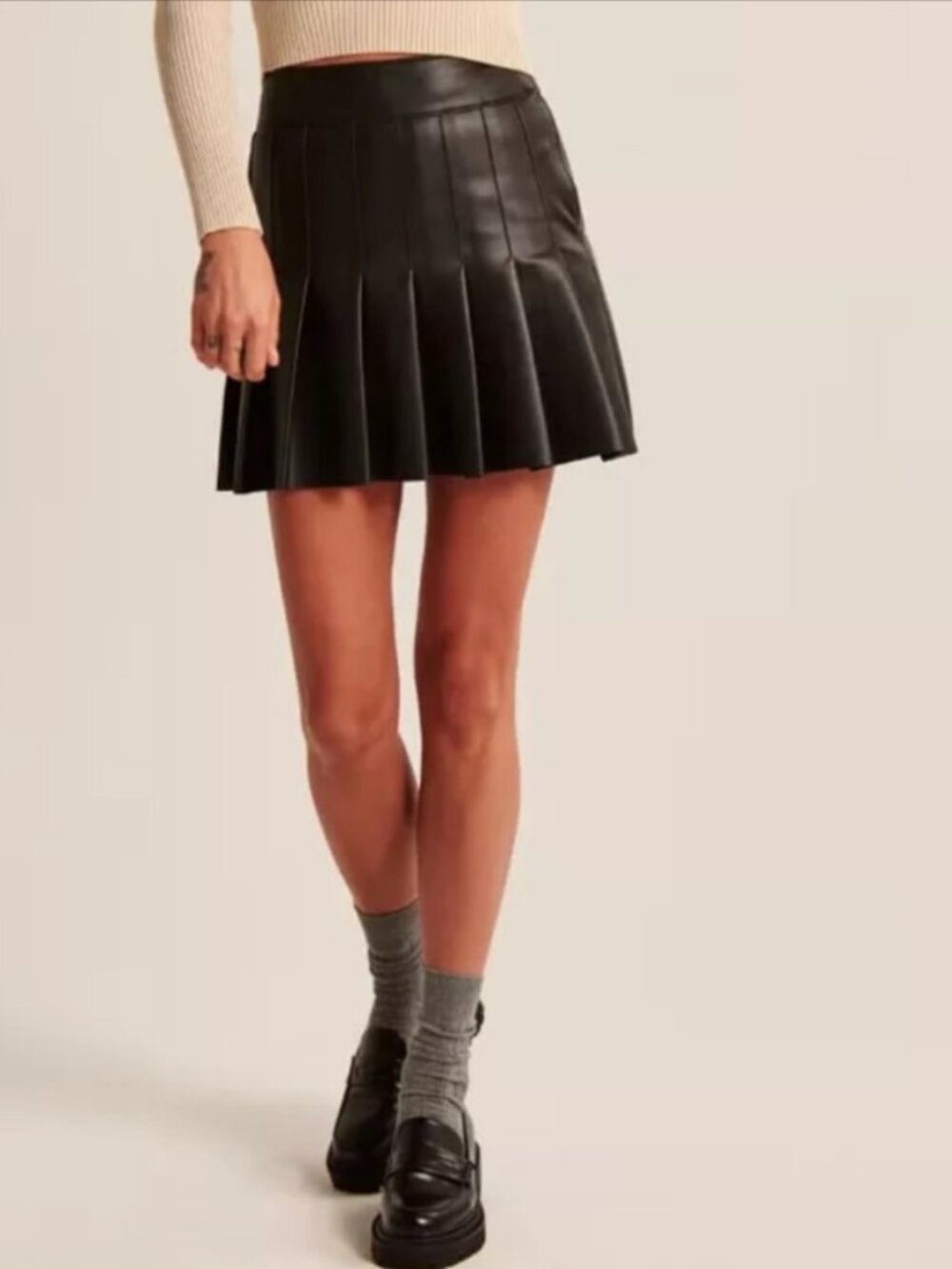 Abercrombie & Fitch Vegan Leather Pleated mini Shirt - Small